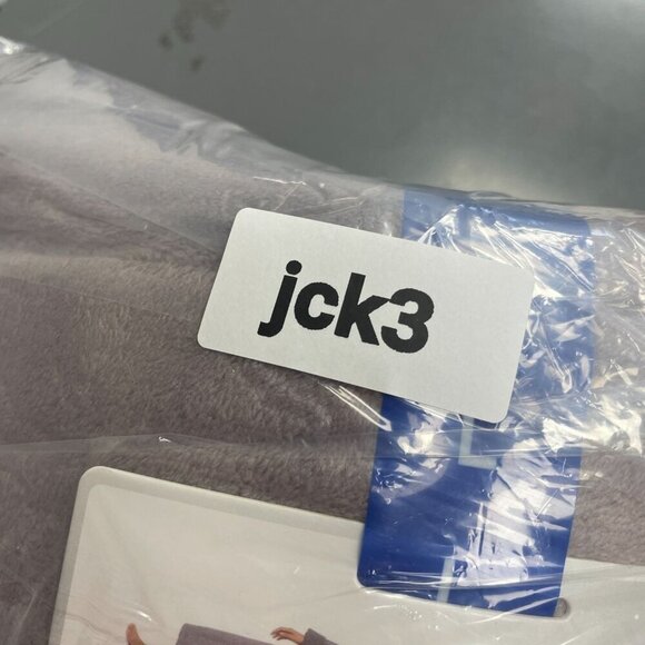 NEW Carole Hochman Plush Wrap Robe Women's L Gray Faux Fur Patch Pockets - Picture 6 of 6